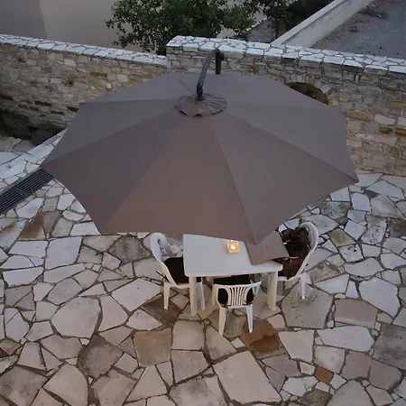 Charoullas Traditional Mansion Alaminos