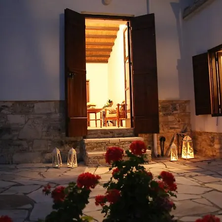 펜션 Charoullas Traditional Mansion