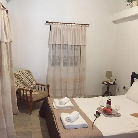 펜션 Charoullas Traditional Mansion *